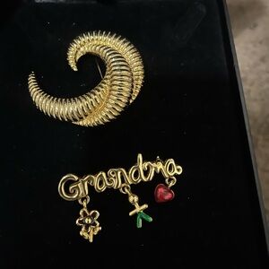 Vintage brooch pins Grandma